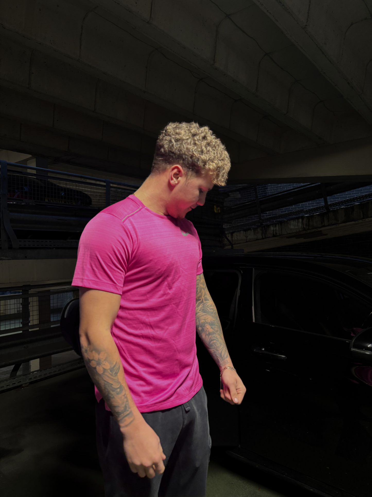 NIKE MILER 1.0 HOT PINK T-SHIRT