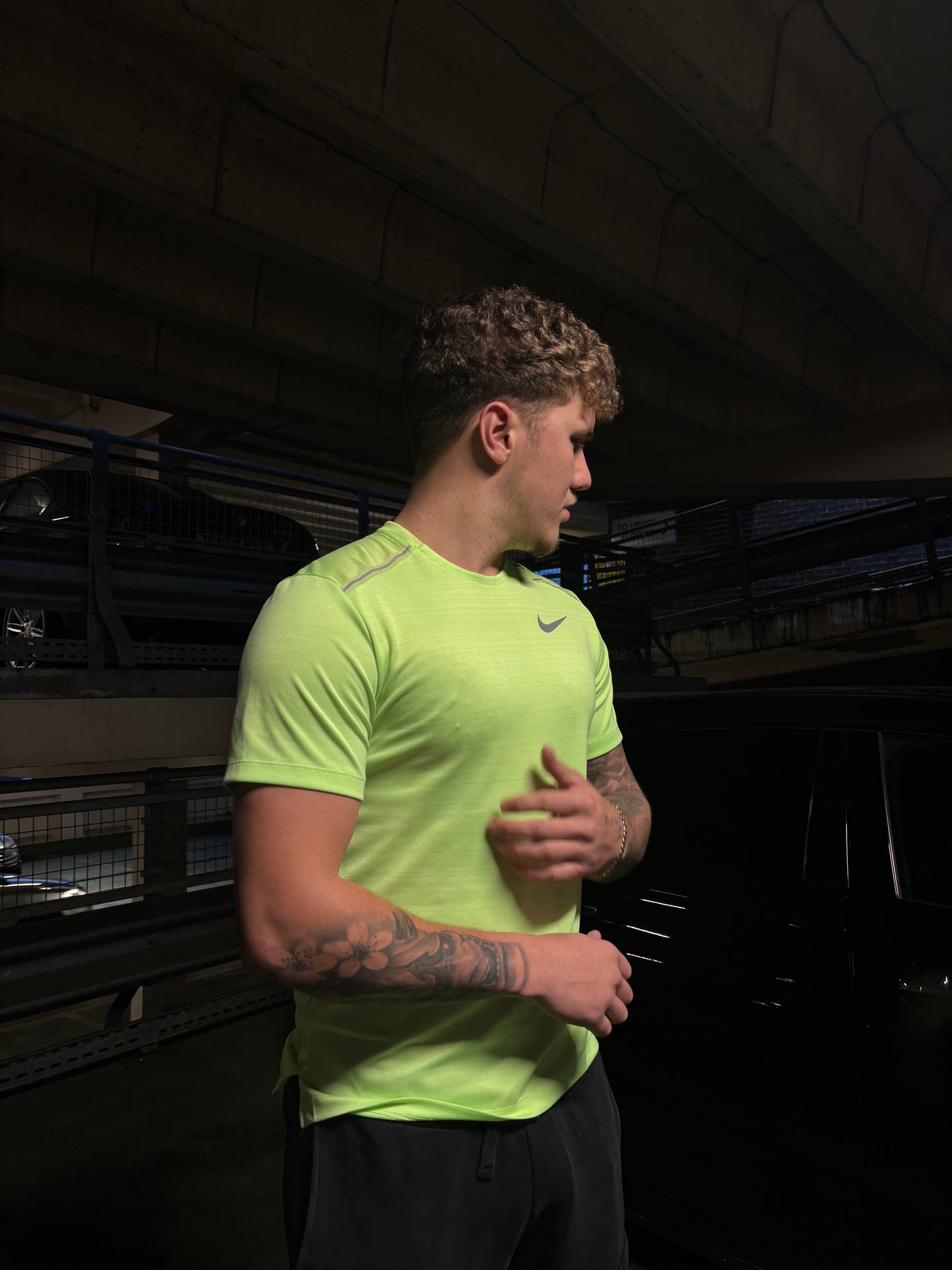 NIKE MILER 1.0 GHOST GREEN T-SHIRT (M)