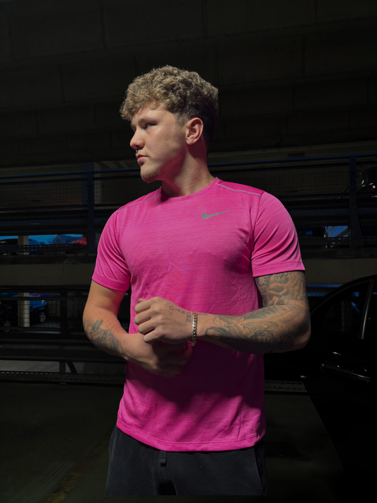 NIKE MILER 1.0 HOT PINK T-SHIRT